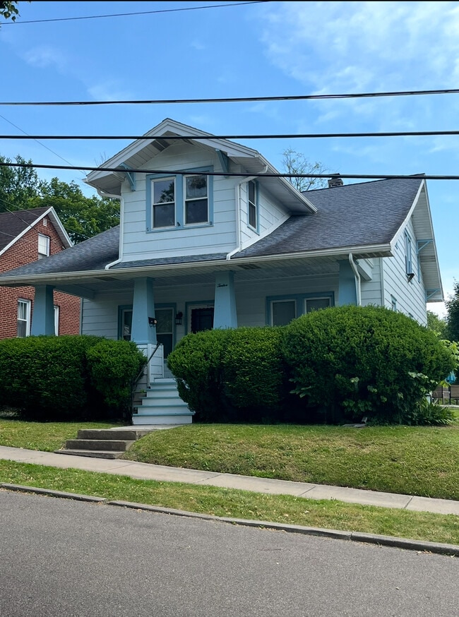 Building Photo - 12 Guilfoyle Ave