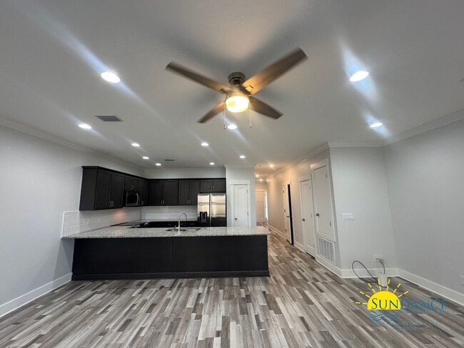 Building Photo - Spacious 2 Story 2 Bedrooms Townhome in Fort Walton Beach!