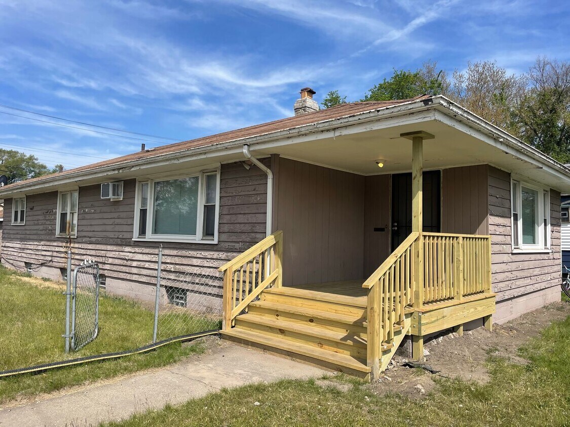 Primary Photo - 4 Bedroom 1.5 Bath Home In Gary, IN
