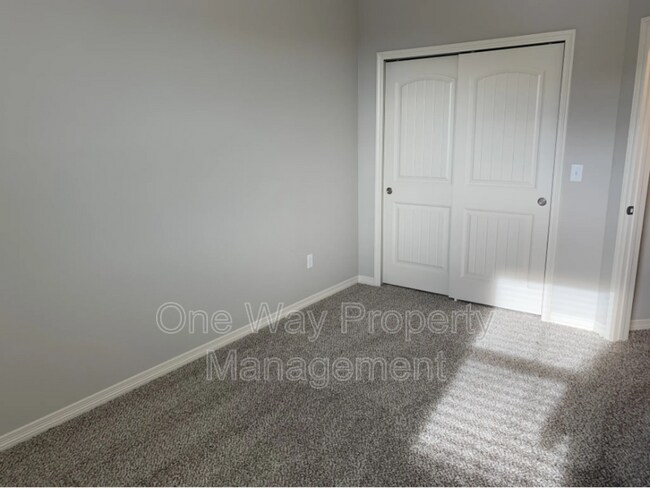 Building Photo - 1692 Grand Ave