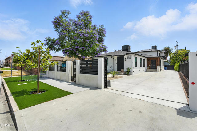 Foto del edificio - 6706 Riverton Ave