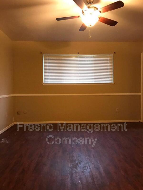 Foto del edificio - 1334 W Dyer Ave