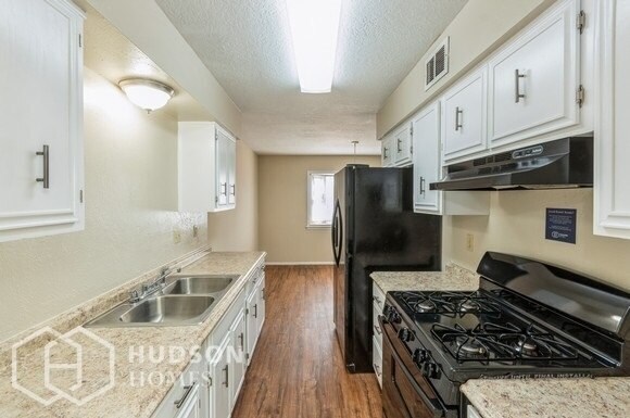 Building Photo - NOW AVAILABLE! 404 Shirley Street Northeas...