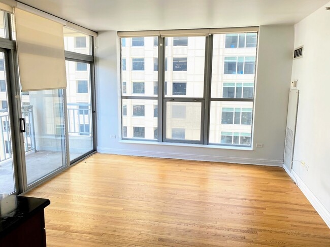 Building Photo - 600 N Dearborn St