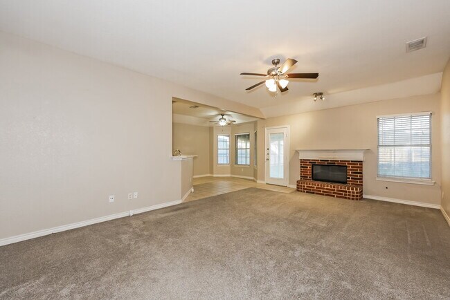 Foto del edificio - 1232 Clay Ln