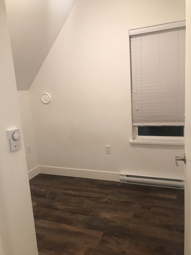 Building Photo - Gertie's House (1 Bedroom + Den)