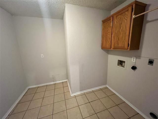 Building Photo - 2701 Knights Bridge Dr