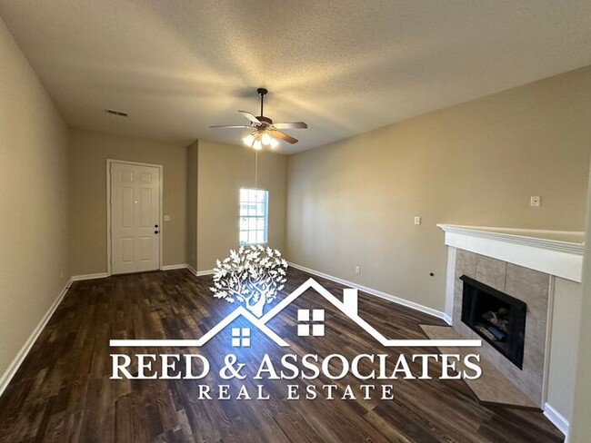 Building Photo - 3 Bedroom in Cordova Home!