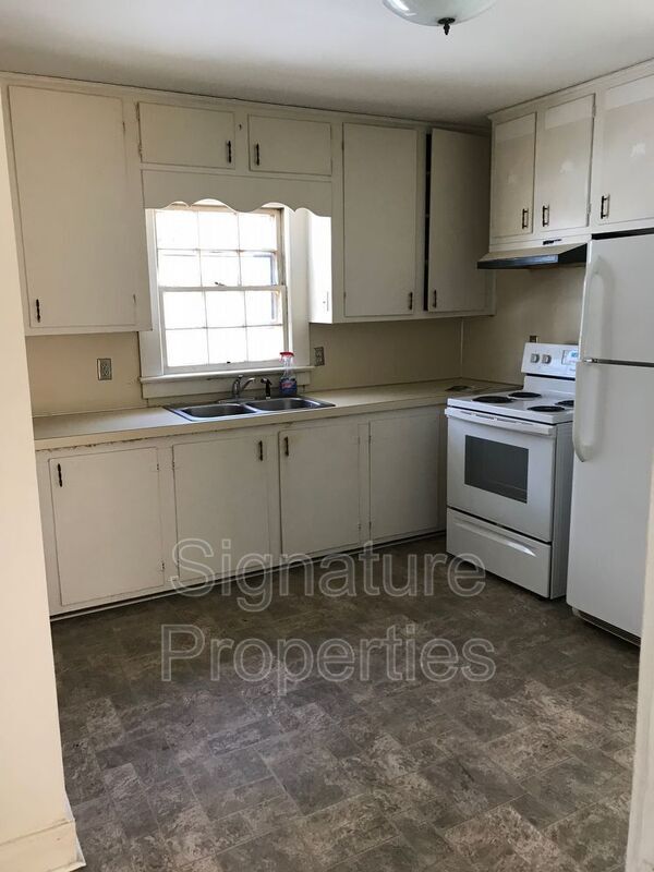 Building Photo - 1023 Spencer Ln