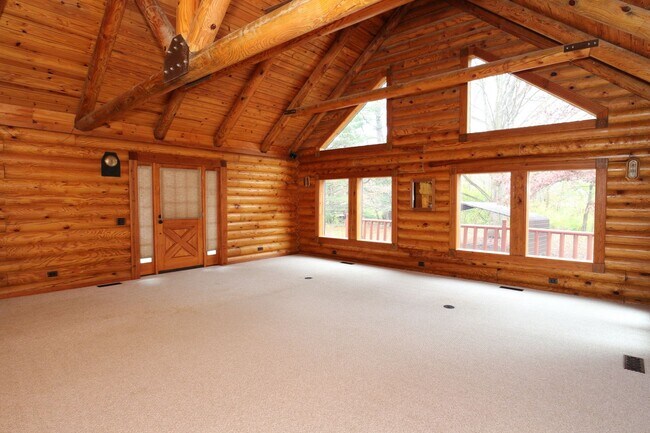Photo - Gorgeous Log Cabin near West Lafayette! House