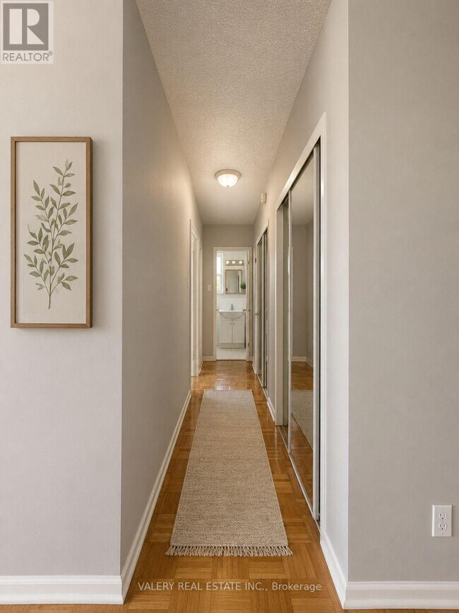 Photo du bâtiment - 1725 Lawrence Ave E