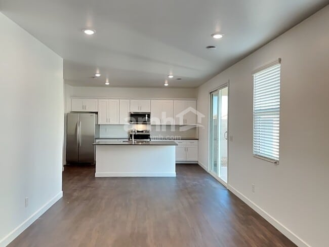 Foto del edificio - 2124 W Alicia Dr