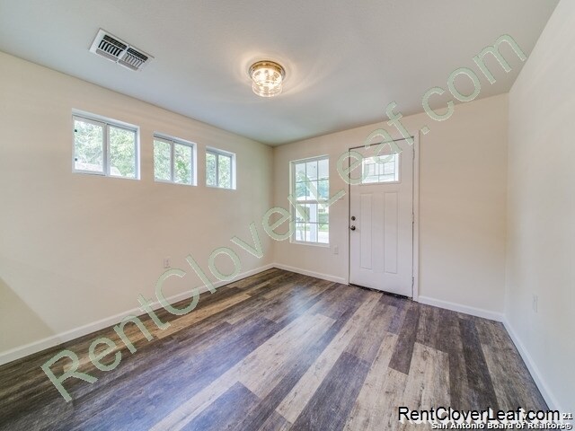 Building Photo - 411 W Humphreys St