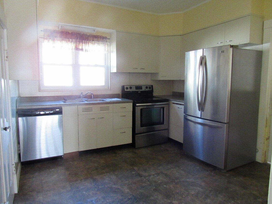 1823 17th Avenue, Moline, IL 61265 House Rental in Moline, IL