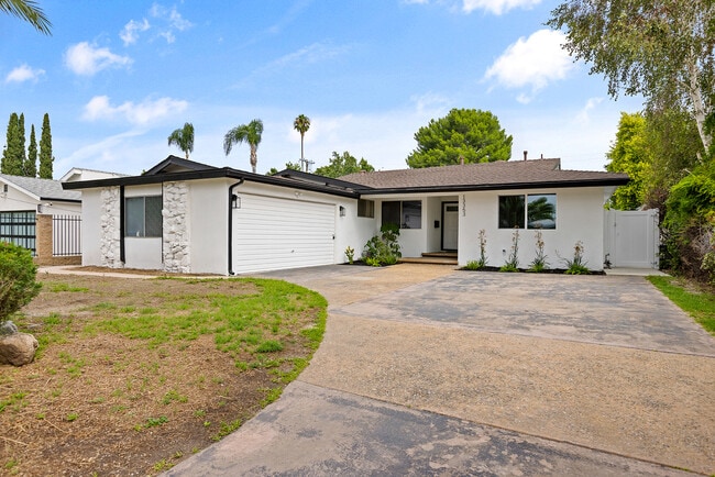 Building Photo - 13353 Erwin St