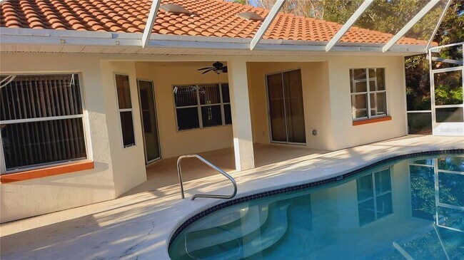 Foto del edificio - 58 Burning Bush Dr