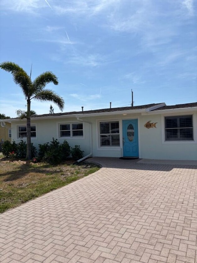 Primary Photo - BEACH LIFE! 3/2 HOME FOR LEASE BEACHSIDE!