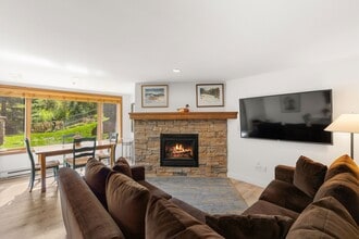 Building Photo - 65 Campground Ln