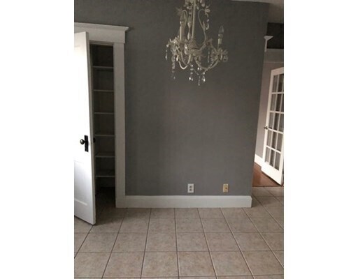 Foto del edificio - 403-405 W Clinton St