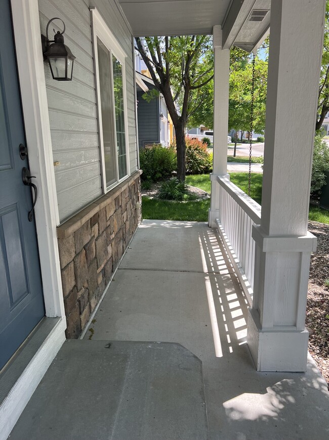 Building Photo - Fescue