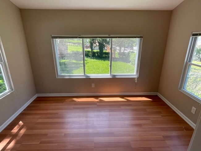 Building Photo - 544 Oritani Pl