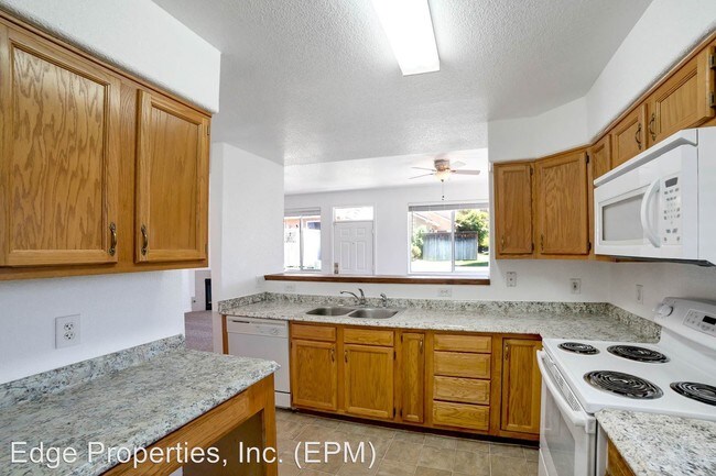 Building Photo - 1080 S Walden Way