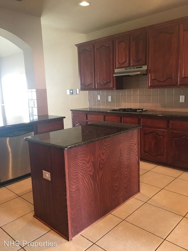 Building Photo - 5 br, 4 bath House - 8225 Painted Tree Trail