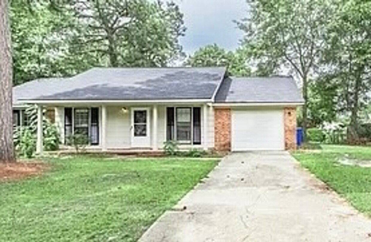 Primary Photo - 1120 Patrick Dr