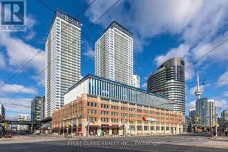 Building Photo - 17 Bathurst St