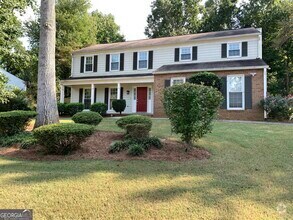 Building Photo - 4536 Woodlawn Lake Dr