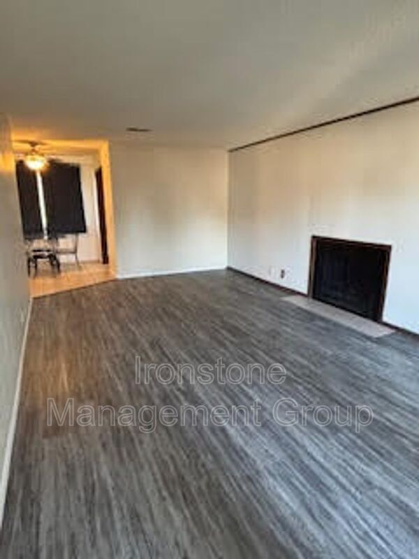 Foto del edificio - 6004 S Newport Ave