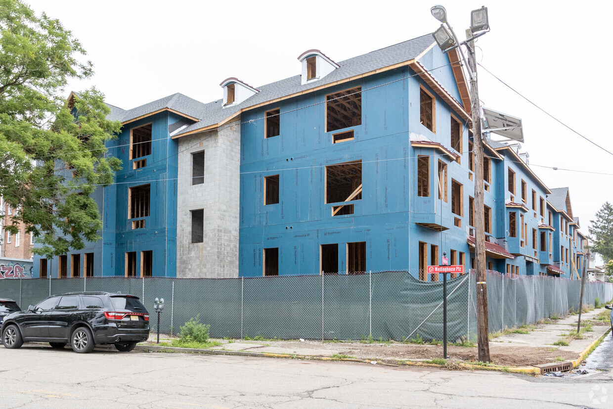 Primary Photo - 20 MacArthur Ave