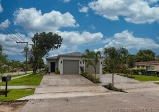 Building Photo - 1138 NW 1st Ave