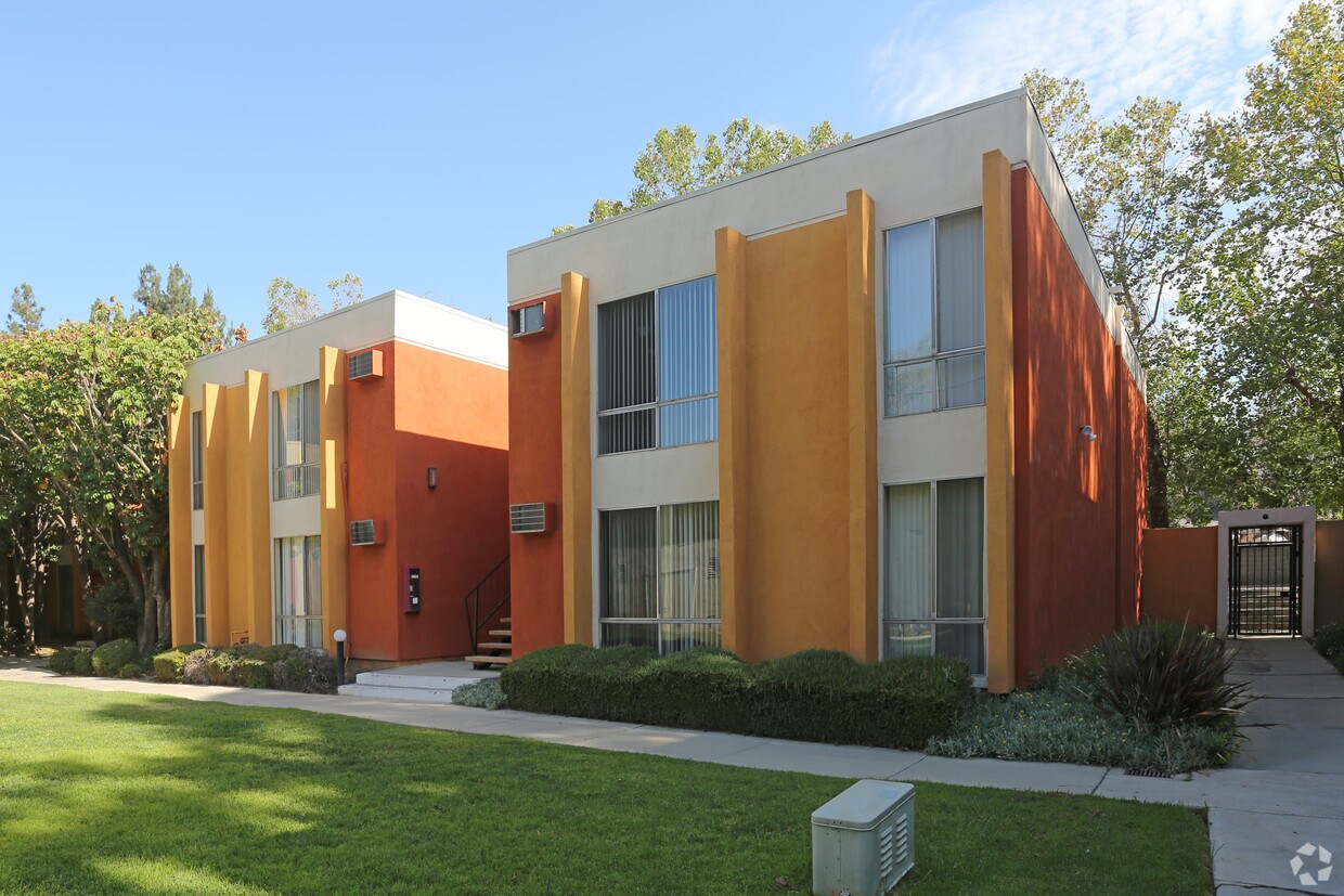 Sycamore Village Apartments in Fullerton, CA Westside Rentals