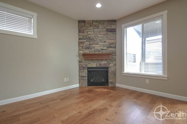Building Photo - 4303 NW Sage Loop