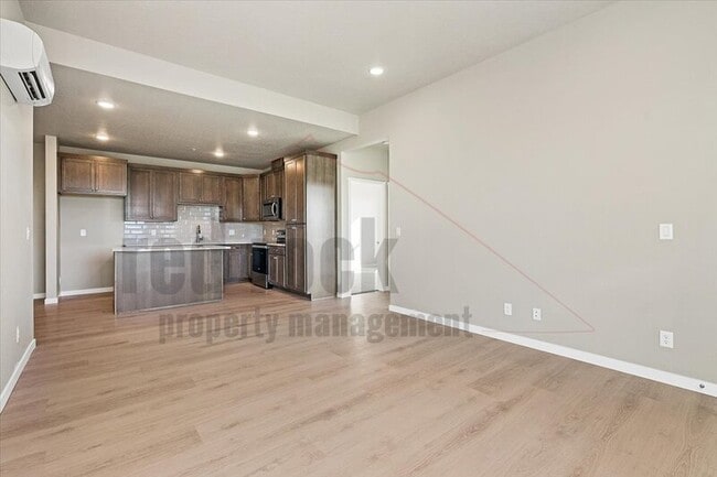 Building Photo - 6430 N Atlas Rd
