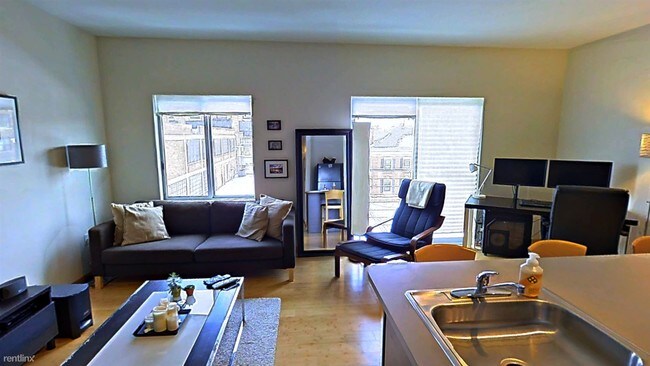 Foto del edificio - 4240 Cass Ave