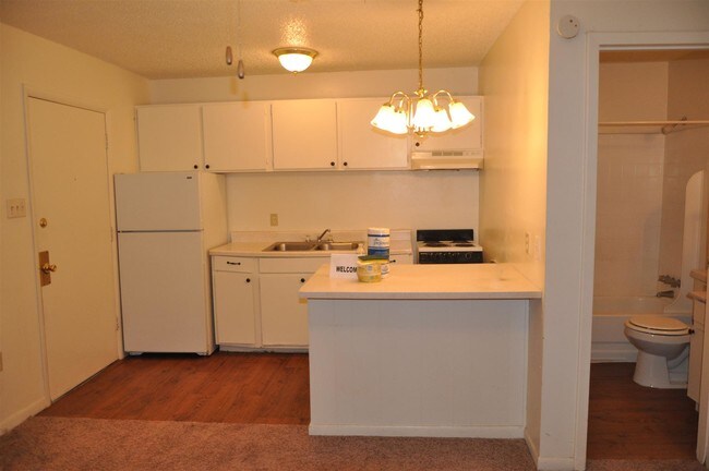 Cocinas sencillas y bien diseñadas - Come Home to Spanish Oaks