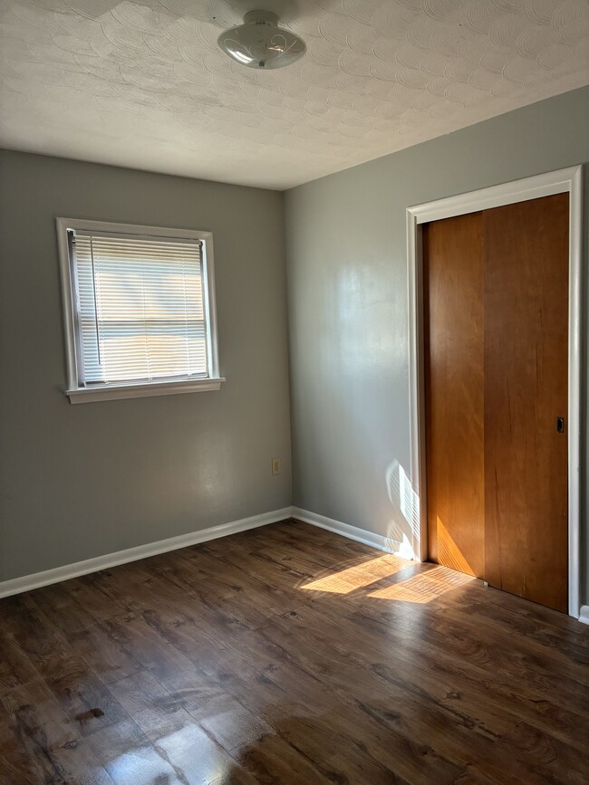 Foto del edificio - 1632 Oakmont Ln