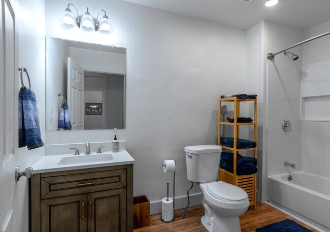Foto del edificio - 1806 Cottage Ave