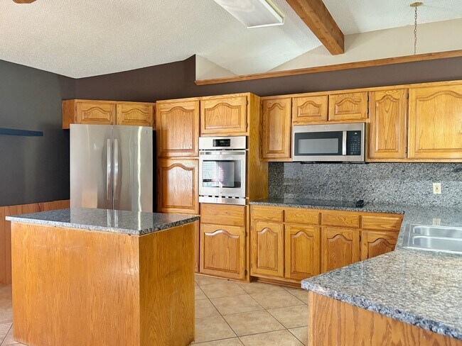 Building Photo - 139 Glenvalley Cir