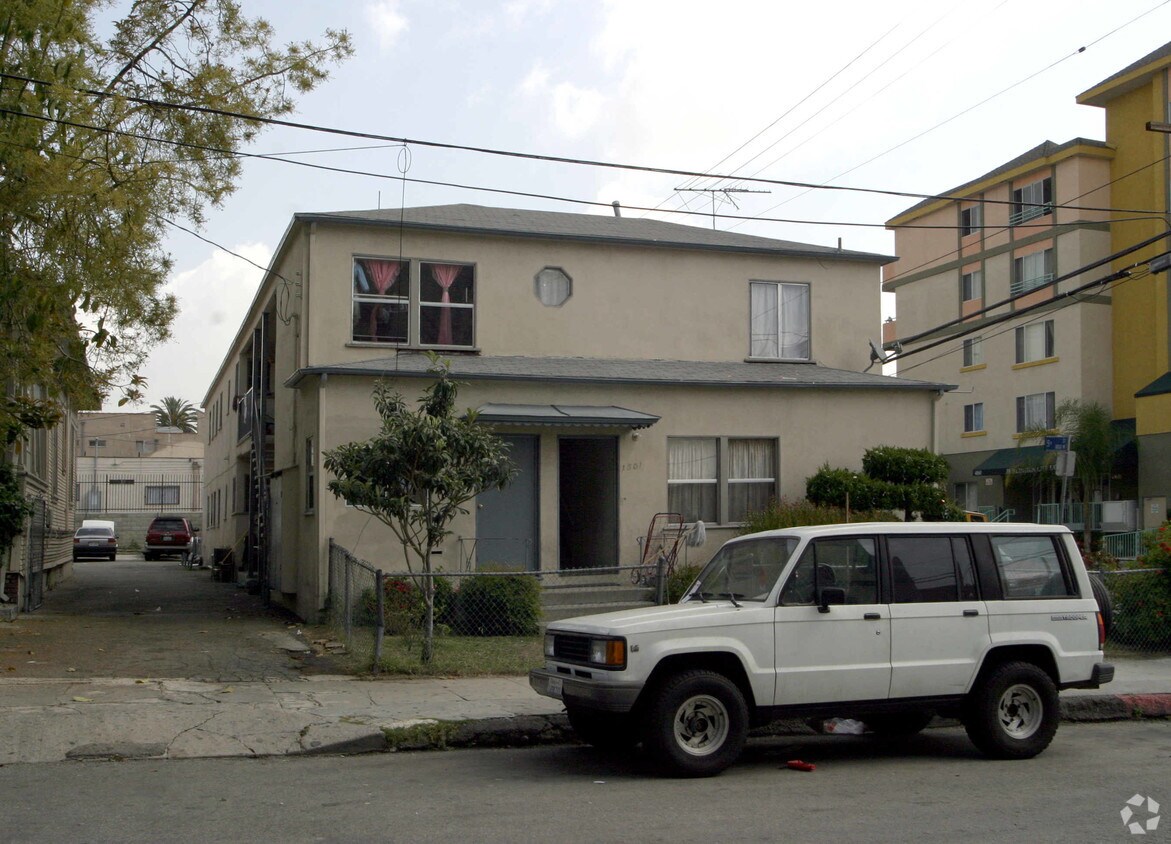 Primary Photo - 1801-1805 W 5th St