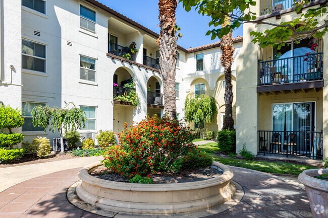 Foto del edificio - Hacienda Creek Senior Apartments - 55 years+
