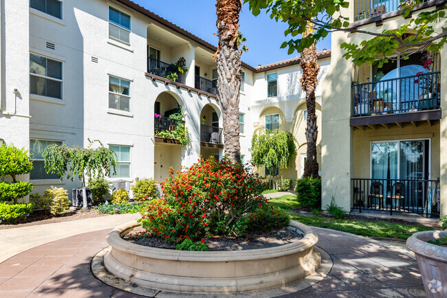 Foto del edificio - Hacienda Creek Senior Apartments