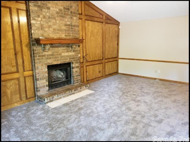 Foto del edificio - 39 Oak Forest Loop