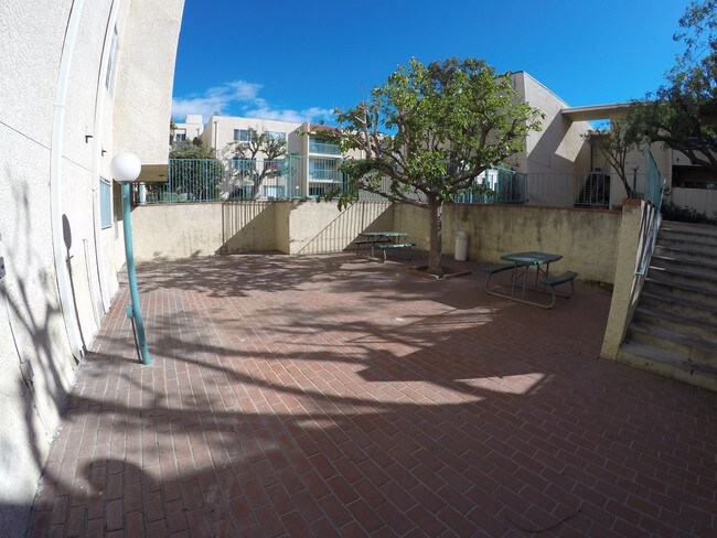 Picnic area - 18307 Burbank Blvd