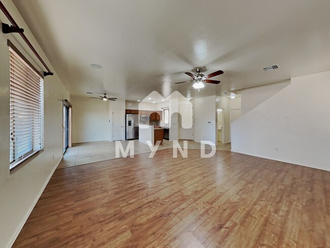 Foto del edificio - 640 N Highlands Grove Ln