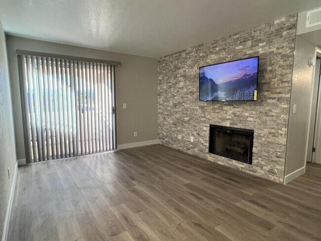 Foto del edificio - 7570 W Flamingo Rd