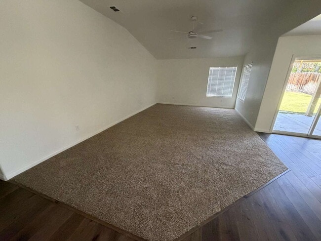 Building Photo - Beautifully Remodeled 4 Bed, 2 Bath Home with Spacious Backyard!