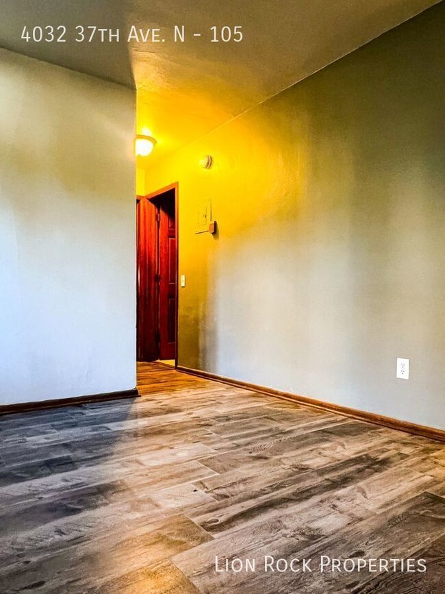 Building Photo - Pet-Friendly Bliss: Upgrade to a 2-Bedroom...